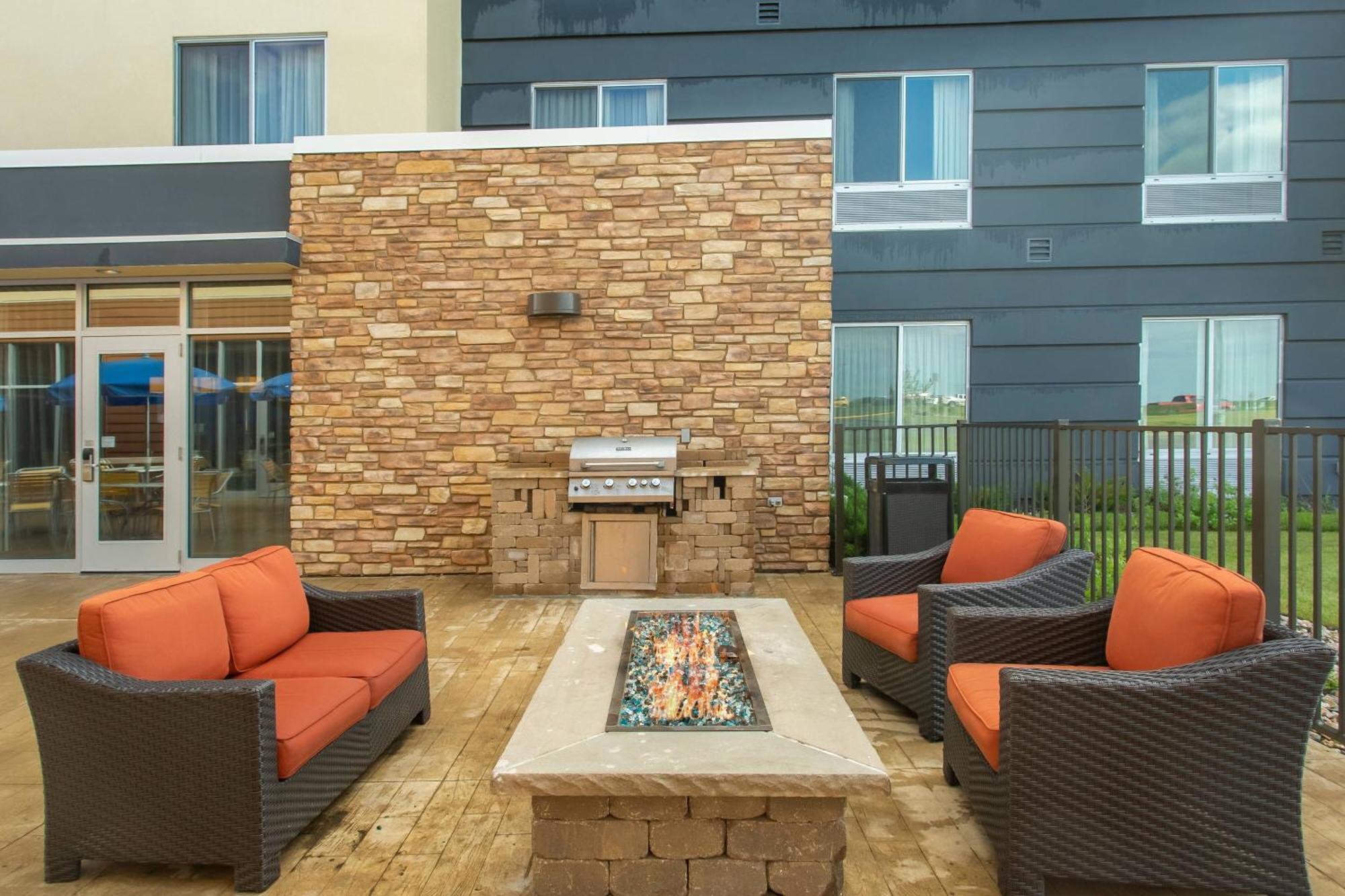 Fairfield Inn & Suites By Marriott Jamestown Exterior foto